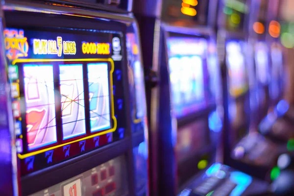 European roulette wheel and betting layout on mega jp studio
